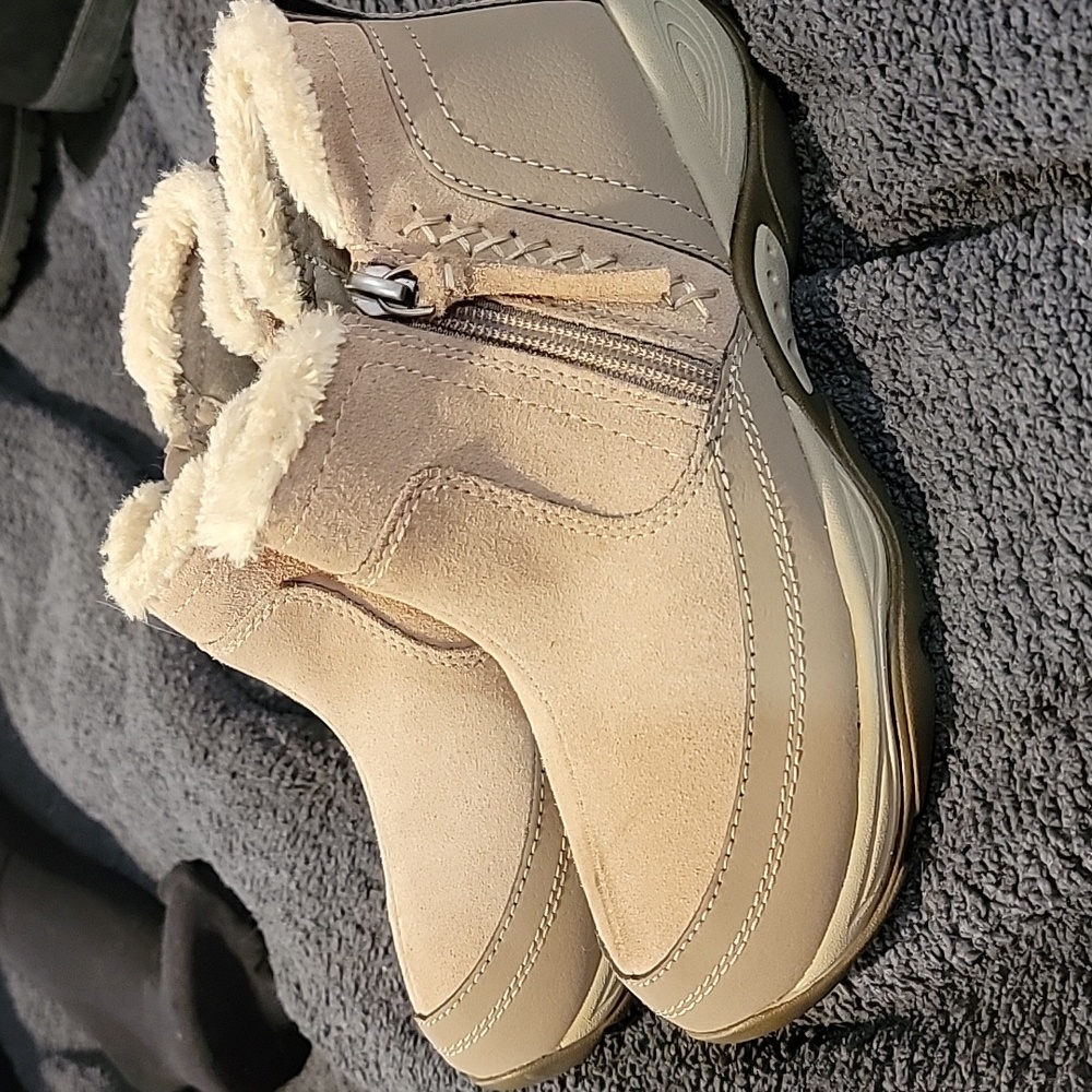 Boots - Picture 2 of 4